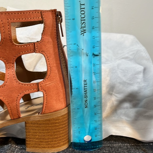 Qupid Block Heel Gladiator Sandal - Picture 7 of 8